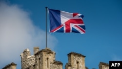 На честь 120-річчя франко-британського союзу пройшли незвичайні церемонії – французькі військові взяли участь у зміні варти у Букінгемського палацу в Лондоні, а британські – біля Єлисейського палацу в Парижі (фото ілюстраційне)