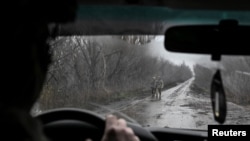 Прифронтова дорога на Покровському напрямку, фото ілюстративне