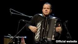 Всемирно известный аккордеонист Ричард Галлиано