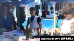 Aşgabatda mekdep bazary