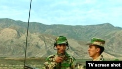 Uruş-gykylyk bolmasa-da, türkmen esgerleriniň arasynda, hususanda serhet ýakalarynda gulluk edýän esgrleriň içinde gümürtik ýagdaýda aradan çykýanlary hem bolýar. 