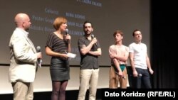 Рано утром картину уже показали прессе, после чего режиссер Леван Акин и исполнители главных ролей в режиме «вопрос-ответ» пообщались со зрителями