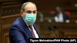 У заяві Пашиняна мовиться, що звільнення Ґаспаряна набуло чинності, бо президент не підписав проєкт указу, представлений прем’єром із цього питання, і не звернувся до Конституційного суду у встановлені законодавством терміни