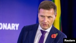 «Ми маємо підтримати Україну в боротьбі з російською агресією, яка триває», – заявив міністр оборони Естонії Ганно Певкур