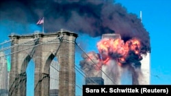 Канабайрамда жалын каптаган Дүйнөлүк соода борбору. 11-сентябрь 2001-жыл