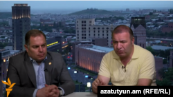 Депутаты Ованнес Саакян (слева) и Микаел Мелкумян в студии «Азатутюн ТВ», 21 июня 2015 г․