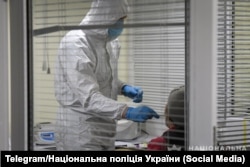 Процедура забору біоматеріалів для ДНК-експертизи у родичів загиблих. Україна