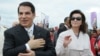 Tunisiň öňki prezidenti Ben Ali we onuň aýaly Leýla prezidenlik saýlawlary boýunça kampaniýada, Tunis, 11-nji oktýabr, 2009.