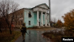 Український військовий у Лимані на Донеччині, жовтень 2025 року