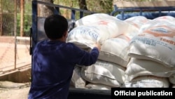 Ошто элге ун жүктөп жаткандар. 6-апрель, 2020-жыл.  