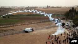 Թուրքական ոստիկանությունը ցրում է քրդերի բողոքի ցույցը, արխիվ 