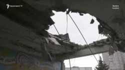 Ուսուցիչներն ու ծնողները մաքրում են Խարկովի հրթիռակոծված դպրոցի փլատակները