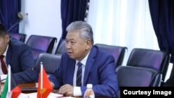 Авазбек Атаханов.