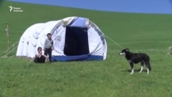 Жители села в Сузакском районе вынуждены жить в палатках из-за угрозы оползня