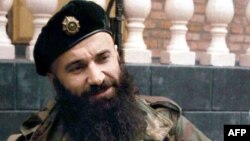 Шамиль Басаев (фотография сделана 18 октября 1999 года)