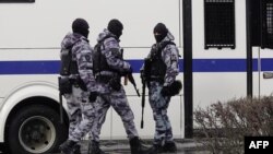 Русия дар амалиётҳои зидди муҳоҷирон аз нерӯҳои вижаи пулис истифода мекунад.