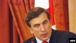 Решение об отмене чрезвычайного положения Михаил Саакашвили обещает принять лично, без какого-либо давления со стороны