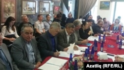 Русия халыклары демократик конгрессы оешкан беренче түгәрәк өстәл сөйләшүе, 21 май.