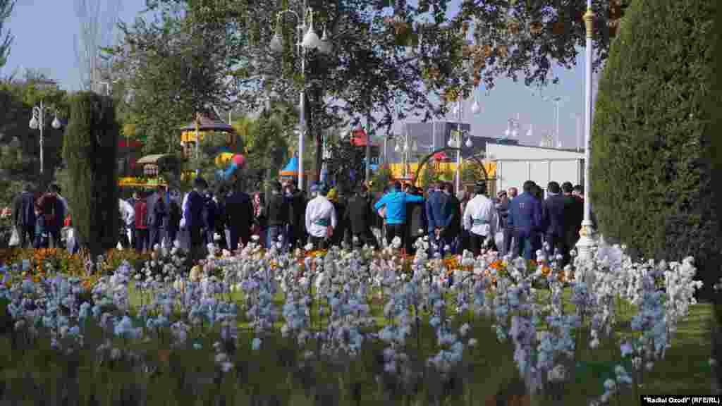 Праздник Мехргон в Душанбе