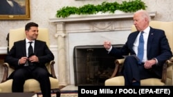 АКШ менен Украинанын президенттери Жо Байден жана Владимир Зеленский. 2021-жылдын 1-сентябры.