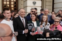 Сяргей і Сьвятлана Ціханоўскія падчас сустрэчы зь беларусамі ў Варшаве. 25 чэрвеня 2025 году