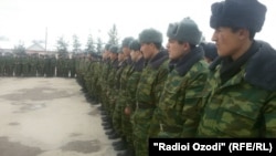 Таджикские солдаты. Архивное фото