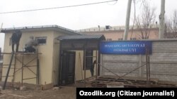 Бунёдкор айылындагы облус акими үчүн контейнерден курулуп жаткан үй. Наманган облусу. Февраль, 2021-жыл.