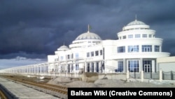 Bereket şäherinde gurlan we boş duran demirýol menzili 'işlemeýän desgalaryň' diňi biri.