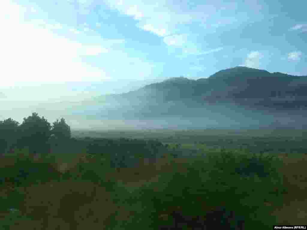 Дорога в город Далат проходит через горный серпантин и местность, которую называют &quot;городом туманов&quot;.