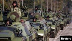 Romania has reportedly prevented the delivery of some 60 Russian secondhand tanks and armored vehicles that were to be shipped from Russia via the Danube River to Serbia. (file photo)