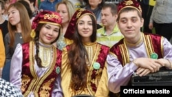 "Татар кызы-2016" һәм "Татар кызы-2016" бәйгеләрендә сайлап алу чарасы, 16 апрель, Чиләбе