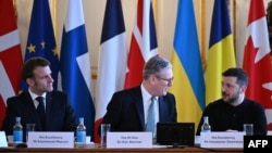 Emmanuel Makron, Kir Starmer və Volodimir Zelenski