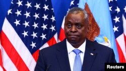 ABŞ-nyň goranmak sekretary Lloýd Kiýewiň basybalyjy rus güýçlerine garşy alyp barýan üç aýlyk garşylykly hüjüminde "durnukly" öňegidişlik edýändigini aýtdy.