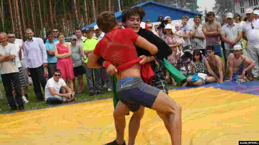 Көрәшнең кызган мәле 