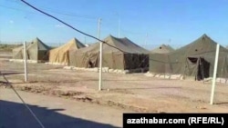 Türkmenistana getirilen raýatlar 2 hepde möhlet bilen hökmany karantin zonasynda saklanarlar.