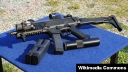 Чехиядан чыккан "Скорпион" деп аталган курал.  
