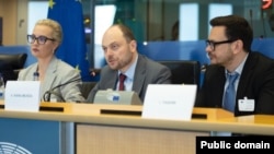 Юлия Навальная, Владимир Кара-Мурза и Илья Яшин (слева направо) во время встречи в Европарламенте. Брюссель, 5 июня 2025