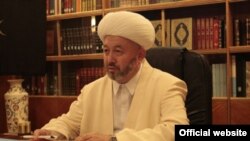 Өзбекстандын мурдагы муфтийи, маркум Усманхан Алимов.
