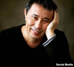 Кинорежиссер Ермек Тұрсынов. Фото Ермек Тұрсыновтың Facebook-парақшасынан алынған.