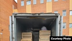 Орусияда каза болгон тажик мигранттарынын сөөгүн мекенине жиберип жатышат. (архив)
