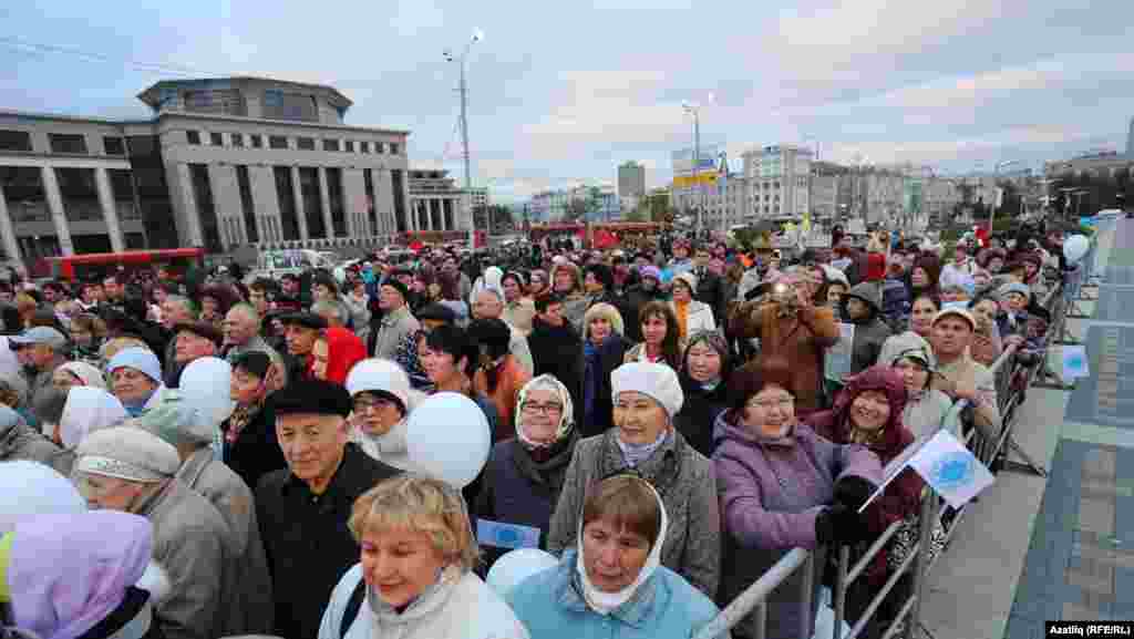 Камал театры каршында яңа сезон ачу тантанасы&nbsp;