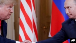 Дональд Трамп жана Владимир Путин. Архив сүрөт. 2018-жыл.