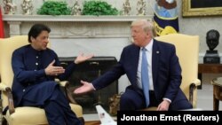 دونالد ترمپ رئیس جمهوری ایالات متحده امریکا حین ملاقات با عمران خان صدراعظم پاکستان در قصر سفید. July 22, 2019