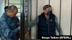 Активист Серик Жахин в суде по его делу. Нур-Султан, 16 сентября 2019 года.
