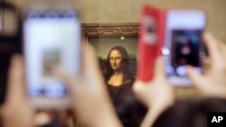 "Мона Лиза" в Лувре