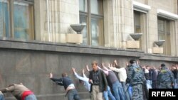 Разгон гей-парада в Москве в мае 2006 года