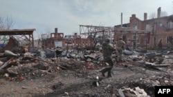 Орус аскерлери Суджа шаарында. Курск облусу, 13-март 2025-жыл.