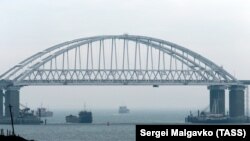 Полторак підкреслив, що Україна не відмовиться від проходів Керченською протокою до Азовського моря