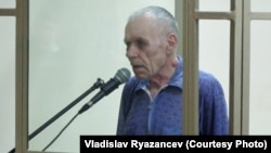 Олексій Сизонович на одному із засідань суду в Ростові, Росія