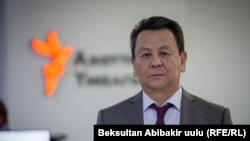 Өмүрбек Суваналиев.